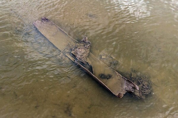 A logboat possibly dating to Neolithic times is found in the Boyne