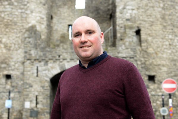 Mayor intercedes on behalf of people who received Covid jabs outside EU