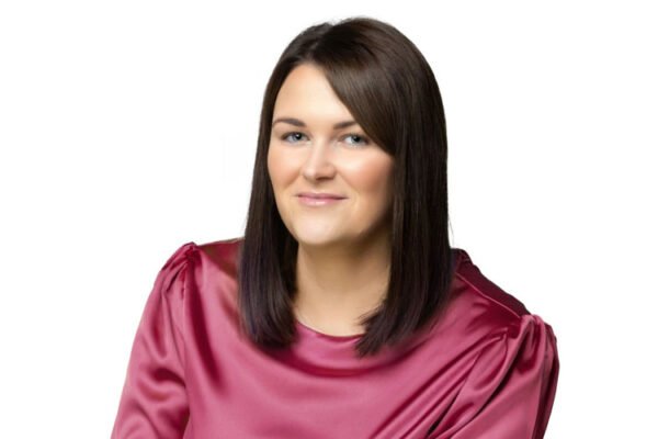 Over 300,000 Households in Arrears: Sinn Féin TD Demands Energy Credits in Budget