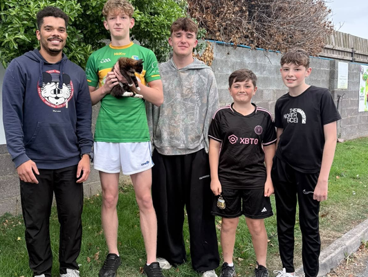 Group of young people pictured with the rescued kitten in Sandpit, Termonfeckin