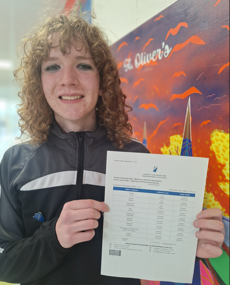 St Oliver’s Community College student Ruairí Heeney with his Junior Cycle results after achieving Distinctions in all nine subjects. Ruairí Heeney of St Oliver’s Community College in Drogheda holding his Junior Cycle results after achieving Distinctions in all nine subjects